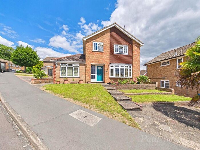 4 Bedroom Detached House To Rent In Bullfinch Road, South Croydon, CR2