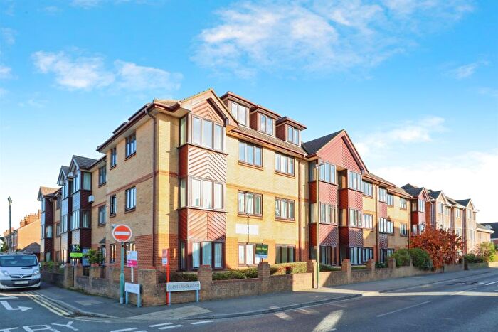 2 Bedroom Flat For Sale In Cleveland Road, Bournemouth, BH1