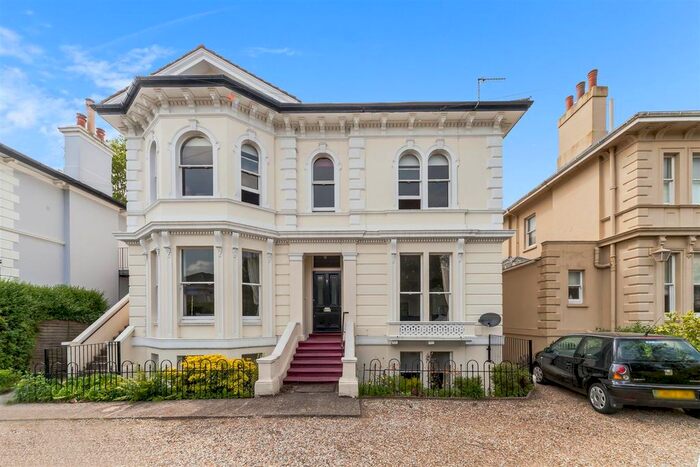 2 Bedroom Flat To Rent In Lansdowne Road, Tunbridge Wells, TN1