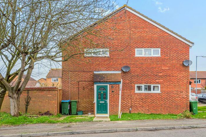 1 Bedroom End Of Terrace House To Rent In Lambourne Avenue, Aylesbury, HP21