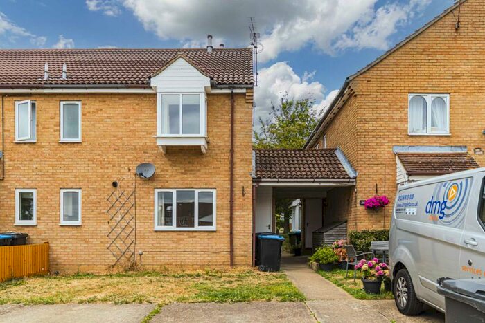 1 Bedroom Cluster House To Rent In The Lawns, Hemel Hempstead, HP1