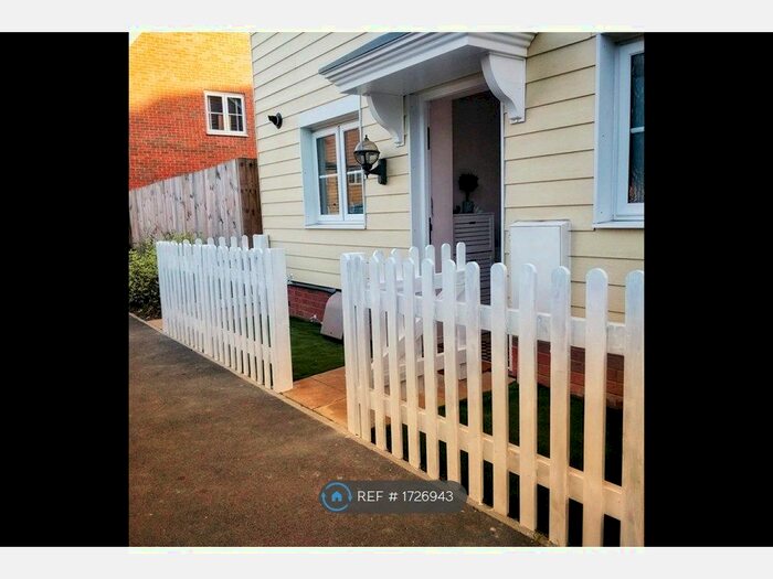 3 Bedroom Semi-Detached House To Rent In Collerne Street, Romford, RM3