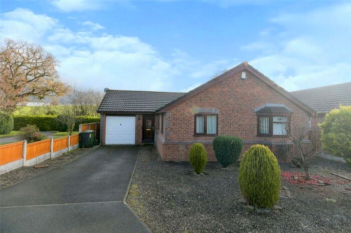 3 Bedroom Bungalow For Sale In Taunton Way, Llwyn Onn Park, Wrexham, Wrecsam LL13