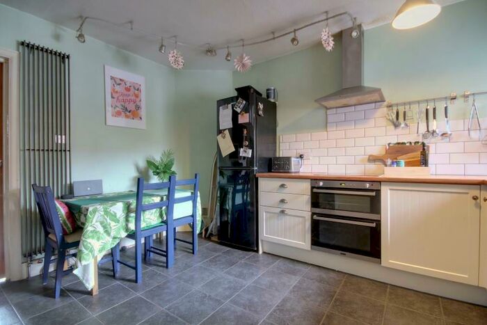 2 Bedroom Apartment To Rent In West Byfleet, KT14