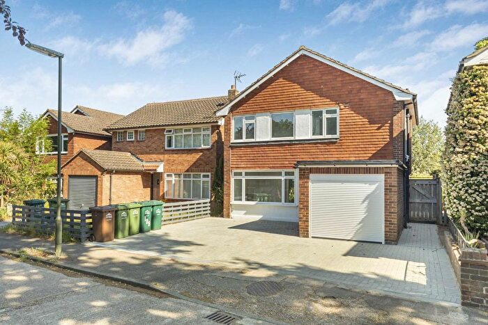 3 Bedroom Detached House For Sale In Staines Road East, Sunbury-On-Thames, TW16