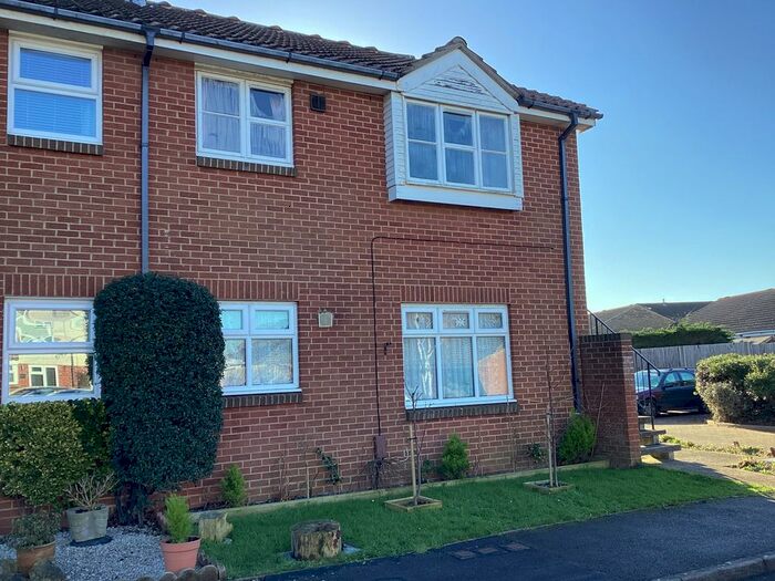 1 Bedroom Studio To Rent In Smeeton Road, Lee-On-The-Solent PO13