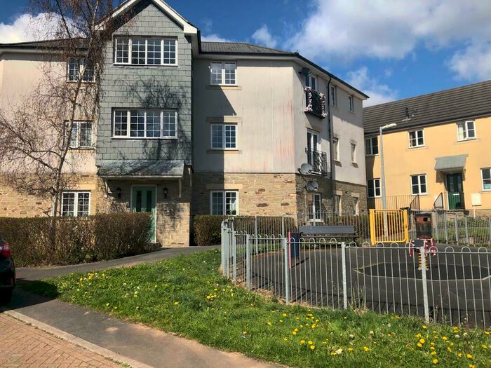 2 Bedroom Flat To Rent In Dartmoor View, Pillmere, Saltash, PL12