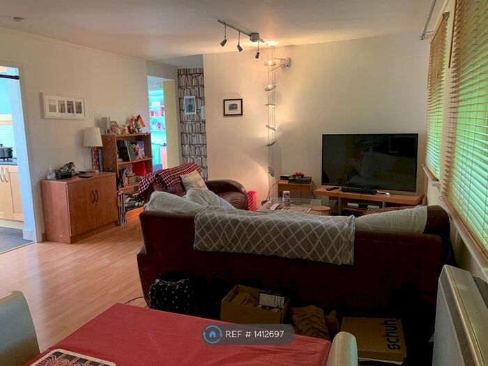 2 Bedroom Flat To Rent In Park Grange Croft, Sheffield, S2