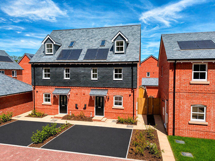 3 Bedroom Town House To Rent In Agrimony Close, Curbridge, SO30