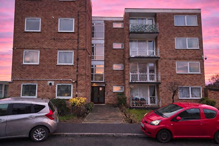 2 Bedroom Flat For Sale In Sunnydene Gardens, HA0