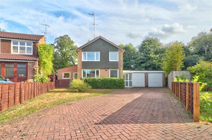 4 Bedroom Detached House For Sale In Silver Birches Way, Elstead, Godalming, Surrey, GU8
