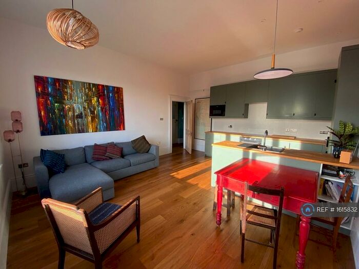 3 Bedroom Flat To Rent In Border Road, London, SE26