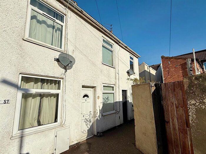 1 Bedroom Terraced House For Sale In West Street, Great Yarmouth, NR30