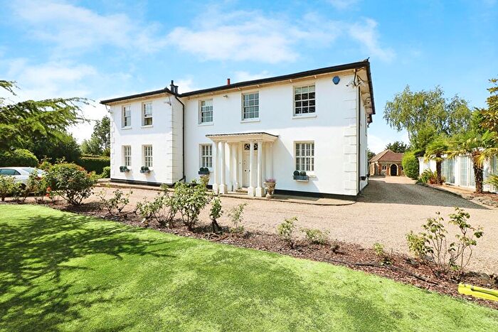 6 Bedroom Detached House For Sale In Stapleford Road, Stapleford Abbotts, RM4