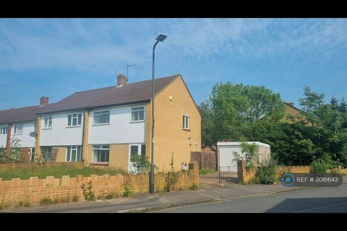3 Bedroom Semi-Detached House To Rent In Langley, Slough, SL3
