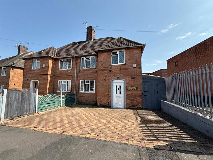 3 Bedroom Semi-Detached House For Sale In Valence Road, Braunstone, LE3