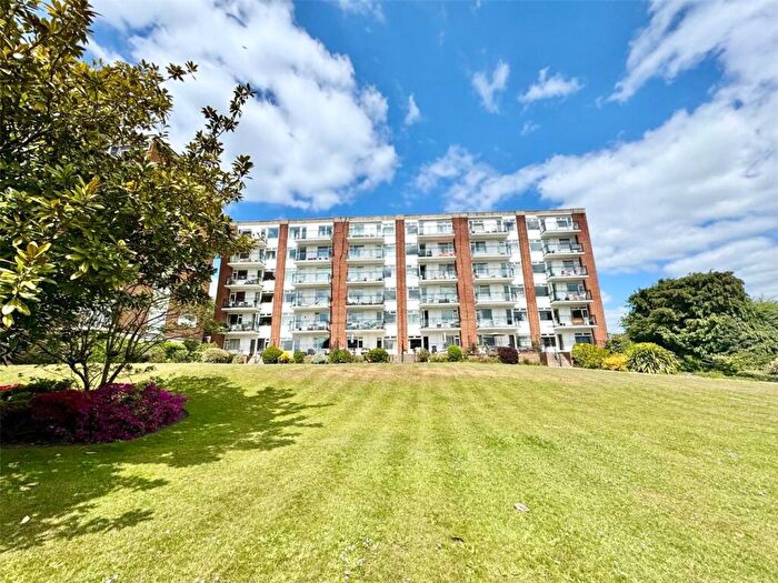2 Bedroom Apartment For Sale In Parkstone Road, Poole, Dorset, BH15