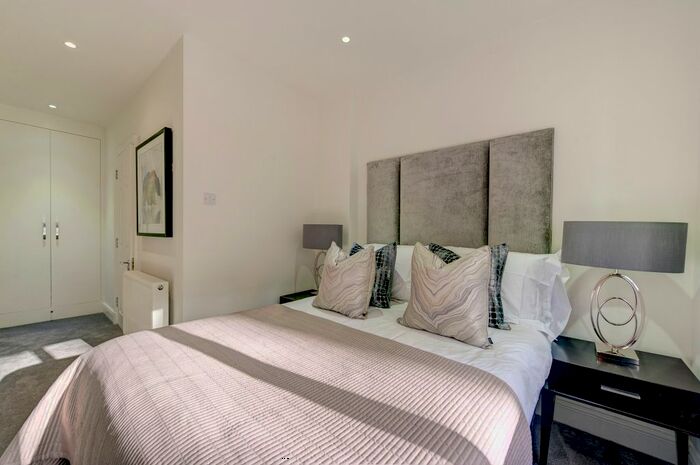 4 Bedroom Flat To Rent In Lexham Gardens, Kensington High Street, W8