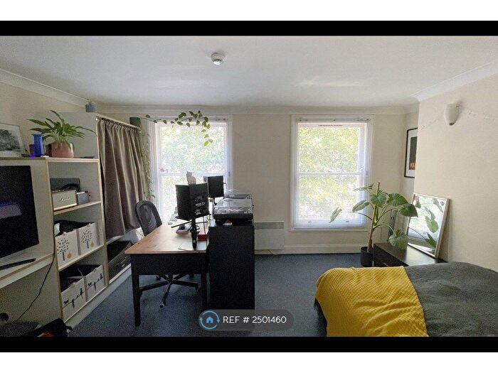 Studio To Rent In New Cross Road, London, SE14