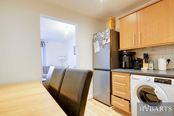 2 Bedroom Flat For Sale In Winkfield Road, Crown Close, N22