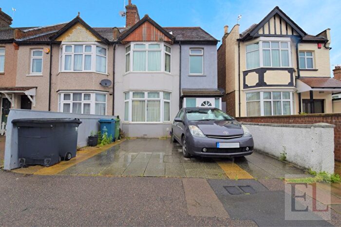 3 Bedroom Maisonette To Rent In Warrington Road, Harrow, Greater London, HA1
