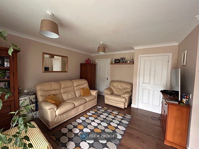 2 Bedroom Flat To Rent In Davis Way, Sidcup, DA14