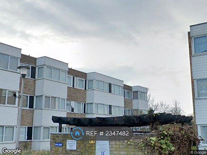 2 Bedroom Flat To Rent In Winston Close, Romford, RM7