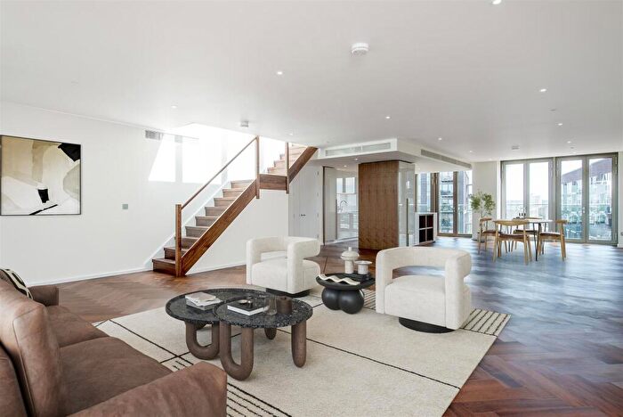 3 Bedroom Flat For Sale In Capital Building, Embassy Gardens, New Union Square, Nine Elms London, SW11