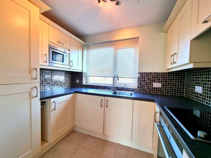 2 Bedroom Flat To Rent In Middleham Close, Ouston, Chester Le Street, DH2
