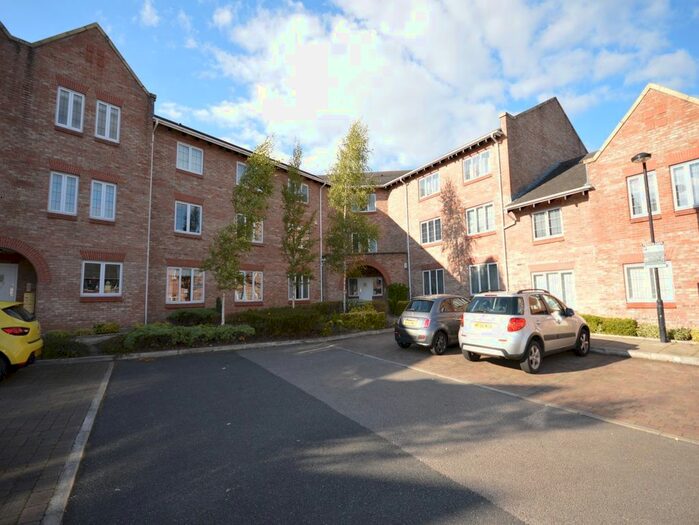 2 Bedroom Flat To Rent In Great Oak Drive, Altrincham, WA15