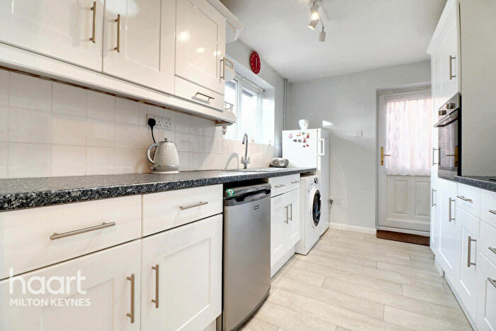 2 Bedroom Bungalow For Sale In Kensington Drive, Great Holm, MK8