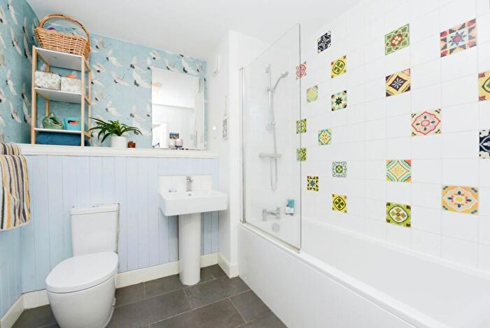 2 Bedroom Flat For Sale In Phillimore Square, North Berwick, EH39