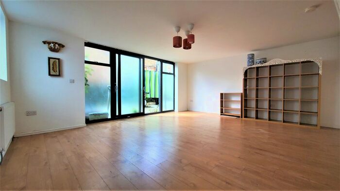 3 Bedroom Detached House To Rent In St. Antonys Road, Forest Gate, E7