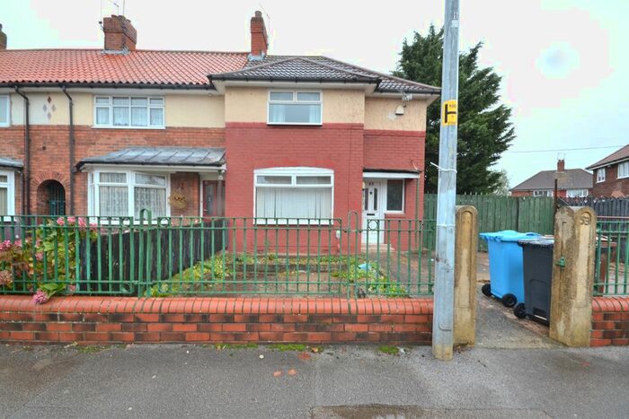 2 Bedroom Semi-Detached House To Rent In Th Avenue, Hull, HU6