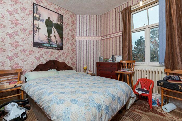 2 Bedroom Detached Bungalow For Sale In Aurs Road, Barrhead, G78