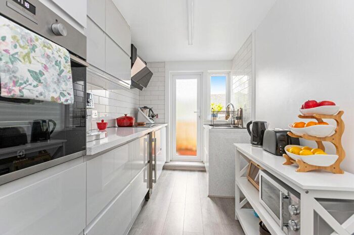 2 Bedroom Flat For Sale In / Glenure Loan, Clermiston, Edinburgh, EH4