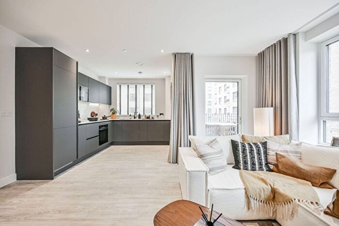 1 Bedroom Flat For Sale In North Gate Park, Harringay, London, N15