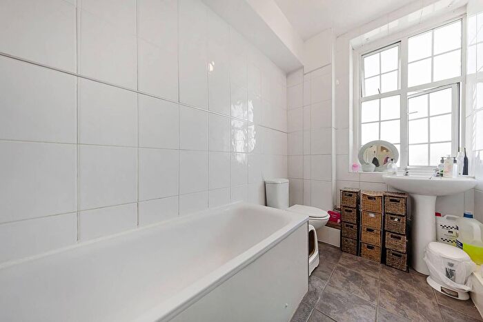 1 Bedroom Flat To Rent In Old Town, Clapham Old Town, London, SW4