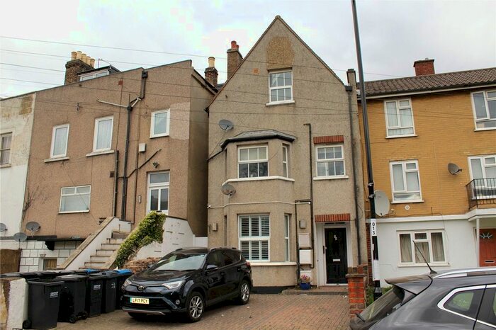 2 Bedroom Flat To Rent In Albert Road, South Norwood, London, SE25