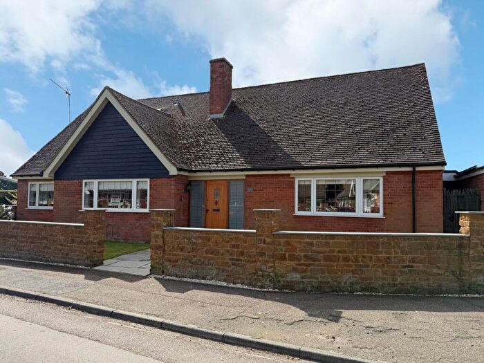 4 Bedroom Chalet For Sale In Marsh Lane, Milton Ernest, MK44