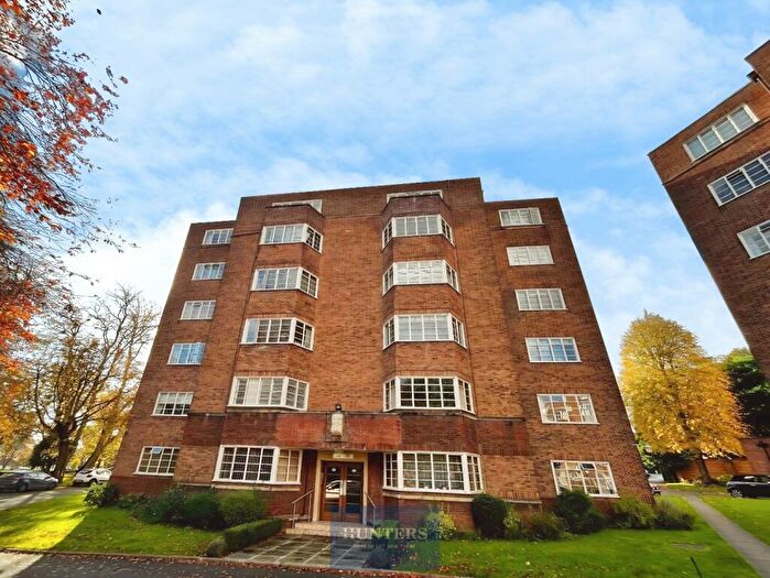 2 Bedroom Flat For Sale In Viceroy Close, Edgbaston, Birmingham, B5