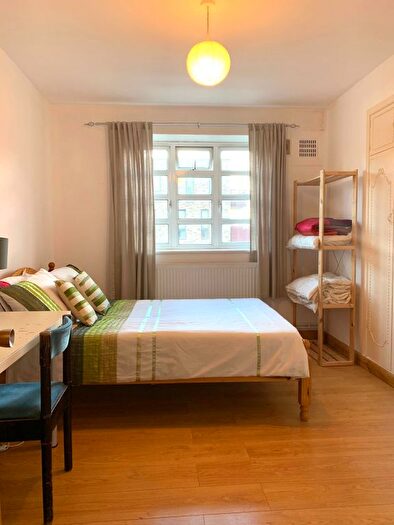 3 Bedroom Flat To Rent In Old Ford Road, Bow, E3