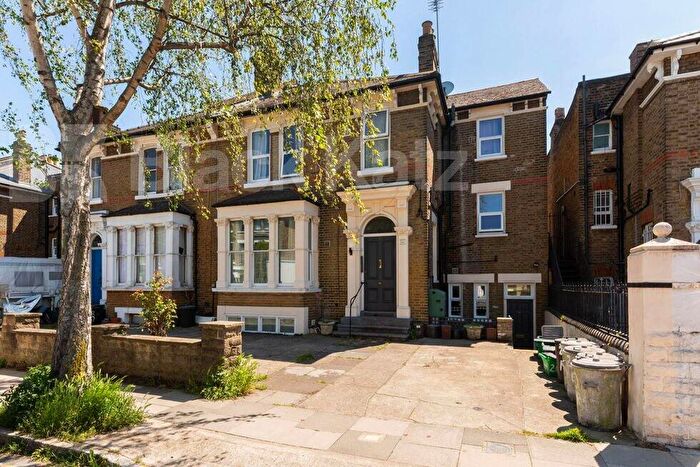 1 Bedroom Flat To Rent In Mercers Road, Tufnell Park, N19