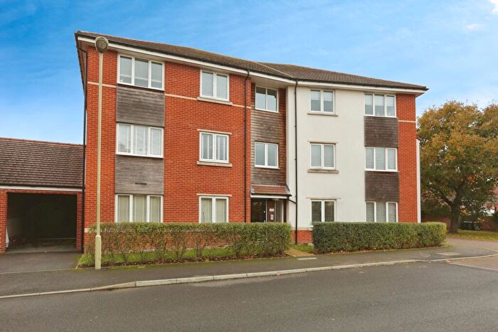 2 Bedroom Flat For Sale In Firecracker Drive, Locks Heath, Southampton, Hampshire, SO31