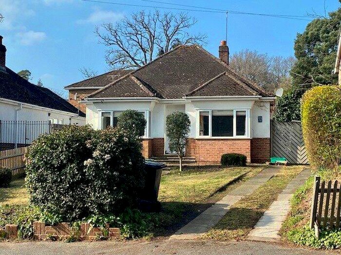 3 Bedroom Bungalow To Rent In Park Road, Chandler's Ford, Hampshire, SO53