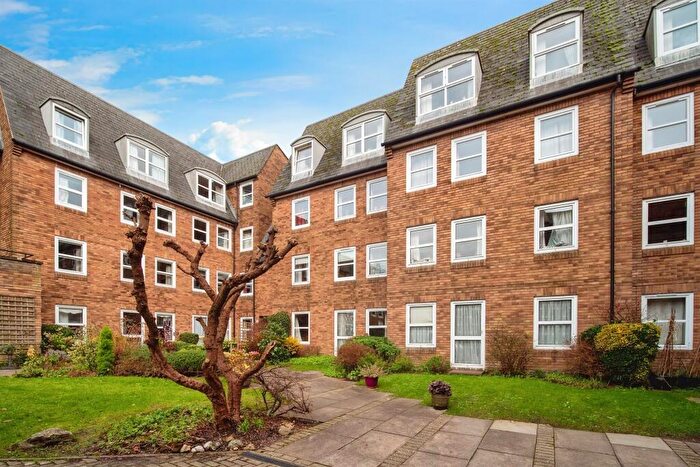 1 Bedroom Retirement Property For Sale In High West Street, Dorchester, DT1