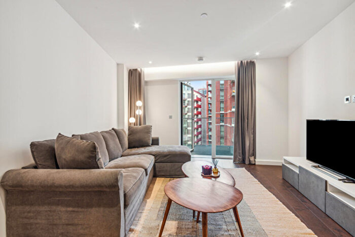 2 Bedroom Flat To Rent In Senate Building, Lanchester Way, SW11