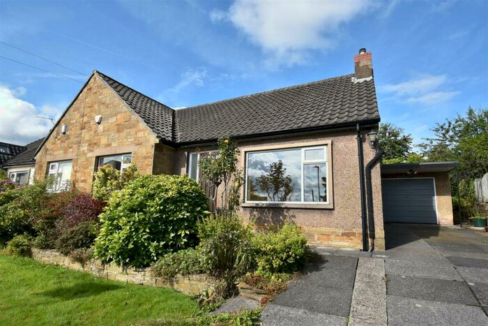 2 Bedroom Semi-Detached Bungalow For Sale In Belton Grove, Birchencliffe, Huddersfield, HD3
