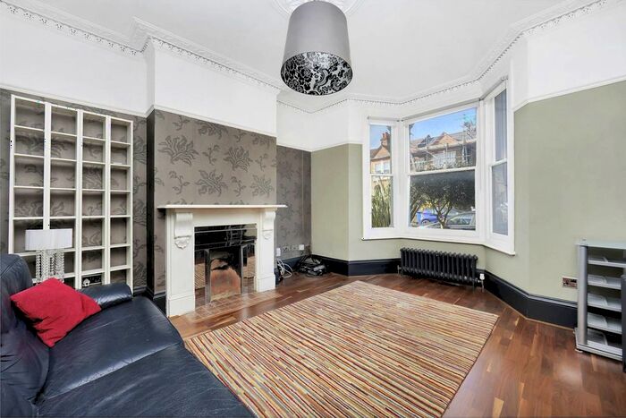 3 Bedroom Property To Rent In Dunstans Road, East Dulwich, London, SE22