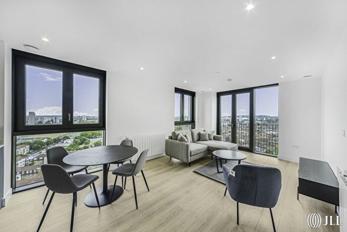 3 Bedroom Flat To Rent In Menara Point, London, E16